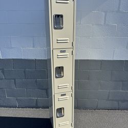 3 Door Metal Lockers Excellent Condition