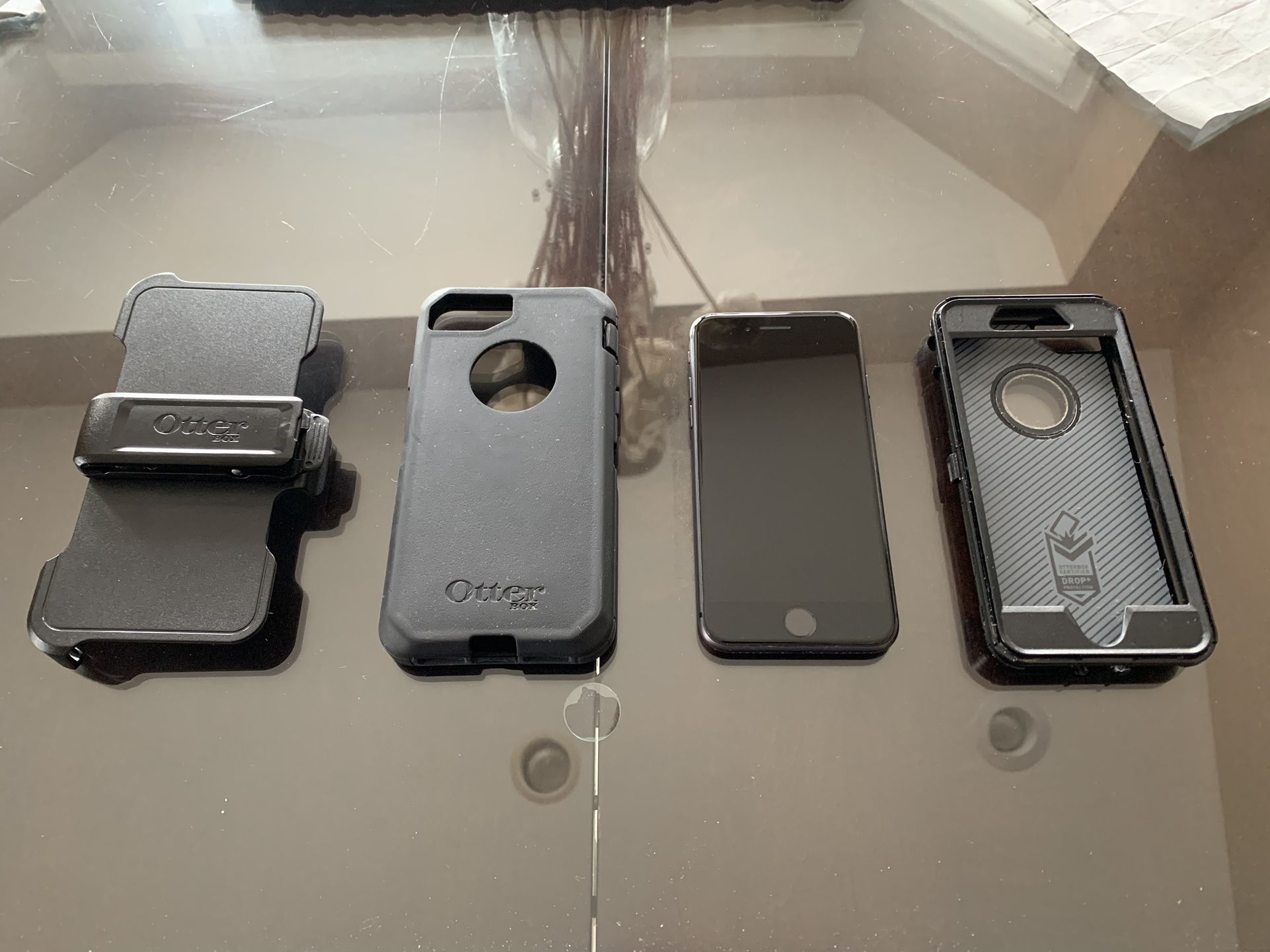 Unlocked Apple iPhone 8 - 64GB - 82% Battery Health - NO Scratches