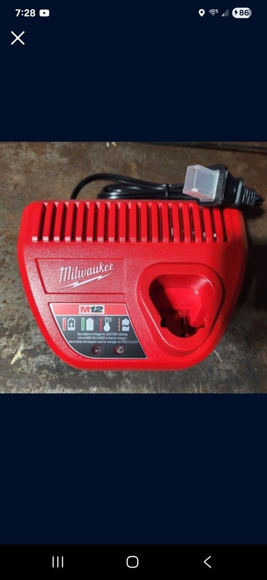 Brand New Milwaukee M12 Charger