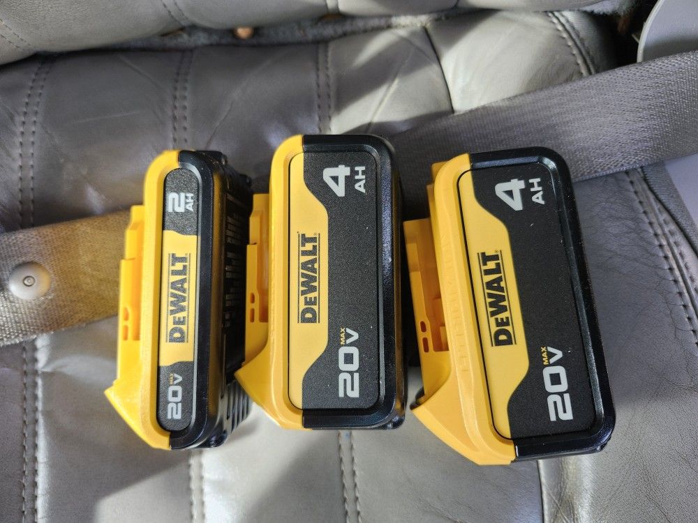 All New Dewalt 20 Volt 2-4Ah & 1-2 AH batterys
