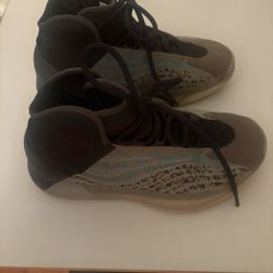 Yeezy Boost 350s Men’s 6