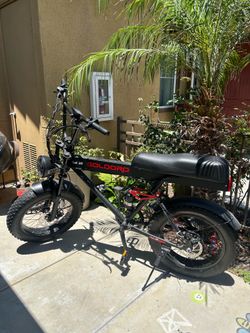 Black E-Bike 🔋