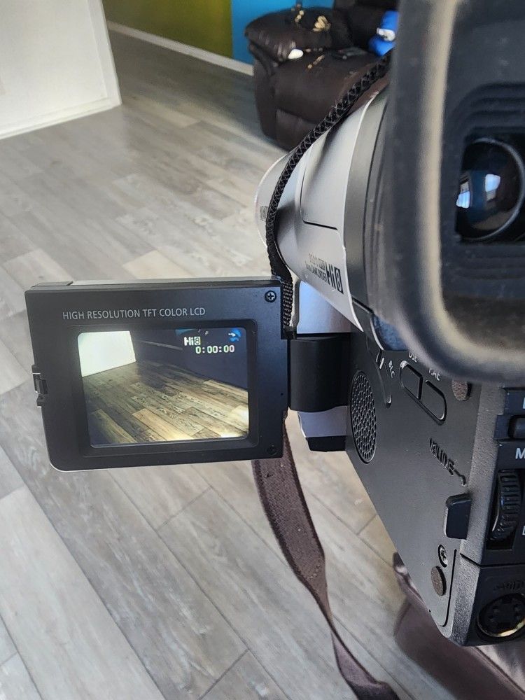 Samsung SCL810 Digital Zoom 880x Hi8 8mm Video Camcorder 2.5" 112x Pixel LCD