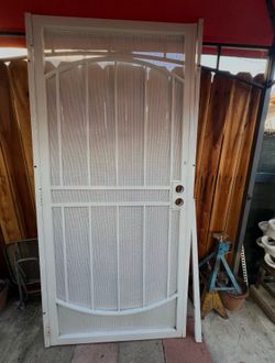 Screen door