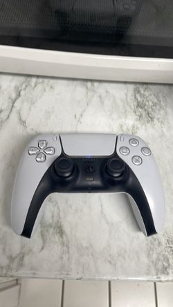 White ps5 controller