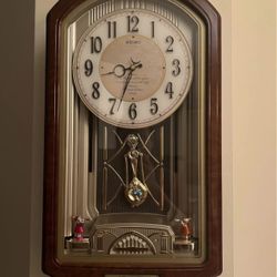 Musical Seiko Wall Clock With Pendulum