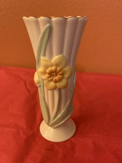 Lenox Hand Painted Yellow Daffodil Bisque Vase