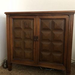 Vintage Sewing Machine & Cabinet