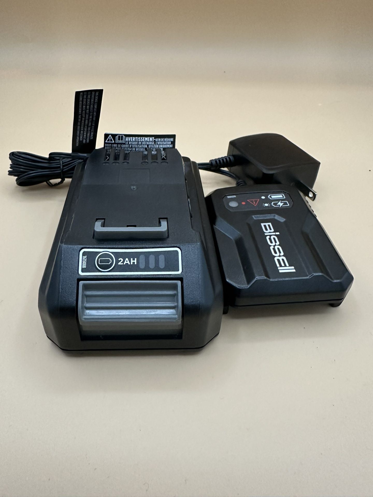 Bissell PowerAll 24V Battery and Charger Excellent Condition 1635764 CAM811