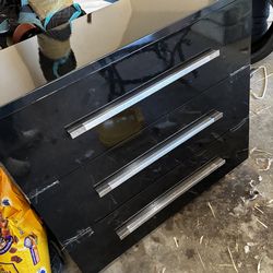 Dresser & Mirror Set