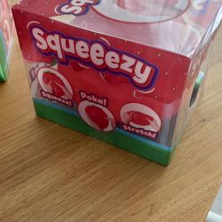 Viral strawberry squeeezy  (XL)