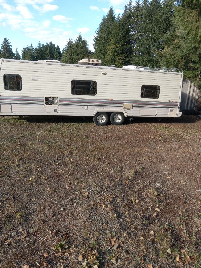 1995 Prowler Regal 35ft