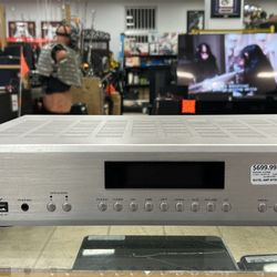 Rotel amplifier A12 ( Hablamos Espanol )