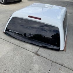 2009/2018/ SNUGtop Super Sport White Camper Shell 5’5” 