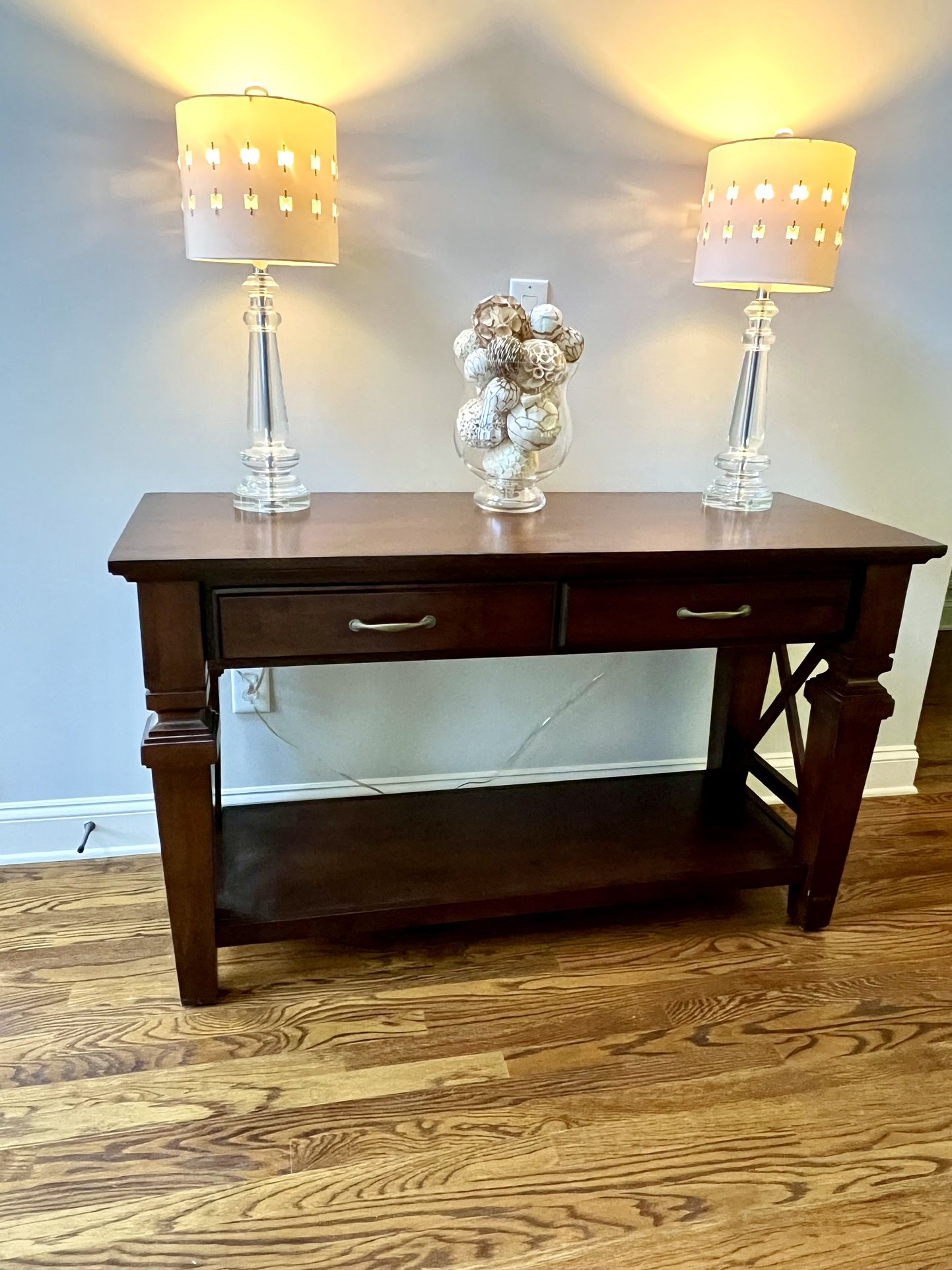 Nice Console Table With Drawers (excellent condition)