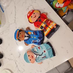 MELISSA AND DOUG PUPPETS SEE DESCRIPTION 