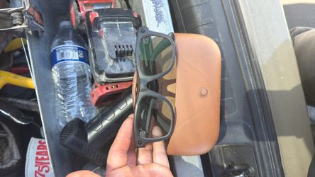 Meta glasses
