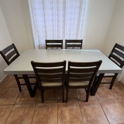 Dinning Table With 6 Chairs