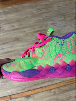 Lamelo ball shoes size 9