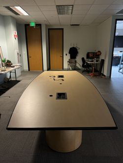 Conference Room Table – Excellent Condition