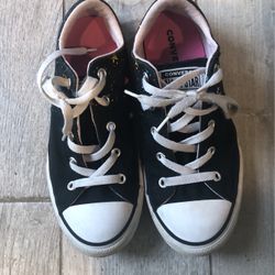 Converse Size 4