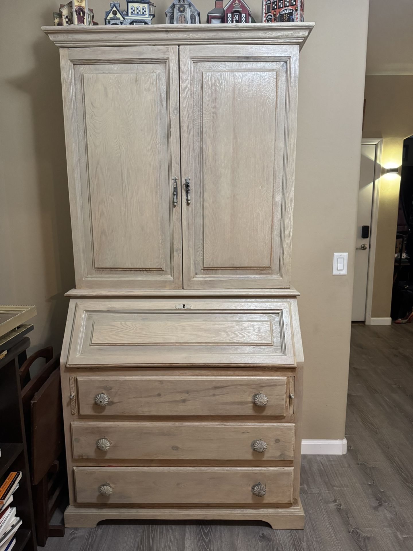 Hutch With Desk And Drawers