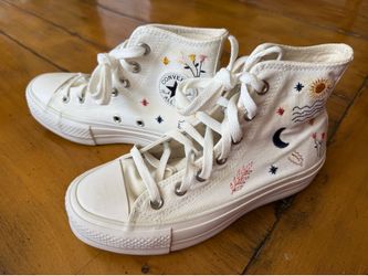 Converse Chuck Taylor All Star “It’s okay to wander” platform sneakers Size W6
