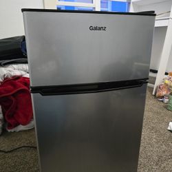 Galanz mini fridge + Upper freezer