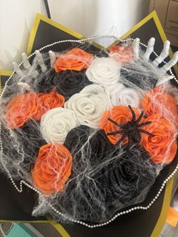 Spooky Rose Bouquet 🎃