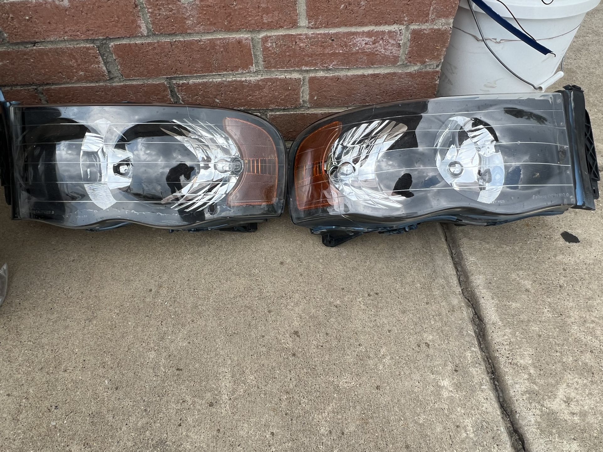 2002 Ram 1500 Headlights