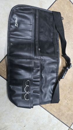Cosmetic apron brush