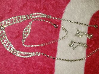 Jewelry in very good condition.