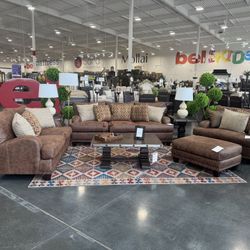 4 Piece Living room set / Includes: Sofa, loveseat,chair and ottoman 