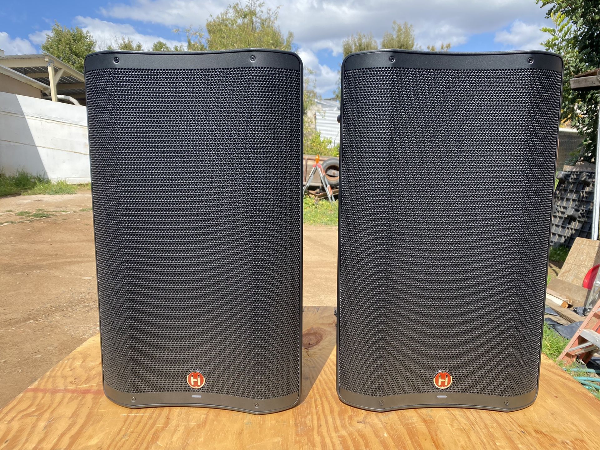 Harbinger Vari V2315 15 Inch Bluetooth Powered PA Speaker