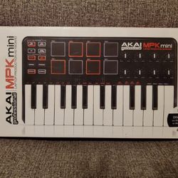 AKA MPK Mini DJ Keyboard