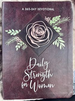Daily Strength For Women Daily Devotional Book