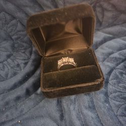 Gorgeous 1 Full Carat 3 Diamond Engagement Ring 14k W-Gold