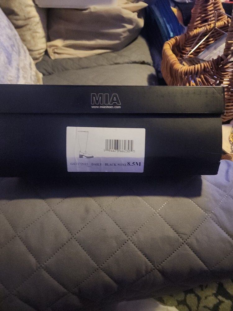 BRAND NEW ABOVE THE KNEE BOOTS