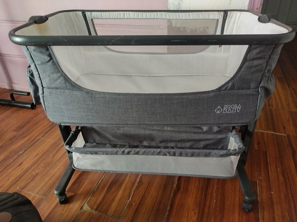 Baby Bassinet (Original Packaging Included)