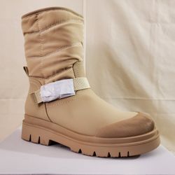 Dream Pairs Shoes - Women - Nude - Boots  - 9.5  US - Brand New!!