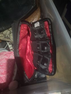 Mobil IT Messenger Bag, a crossbody organizer designed for tablets and travel accessories