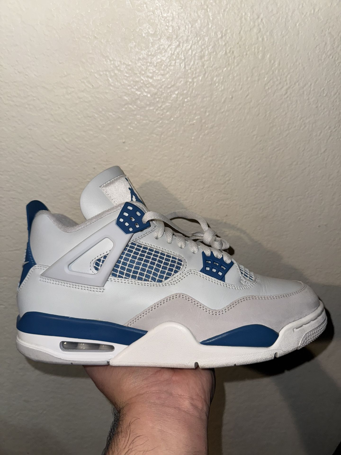 Jordan 4 Size 9 **Lightly USED** $175