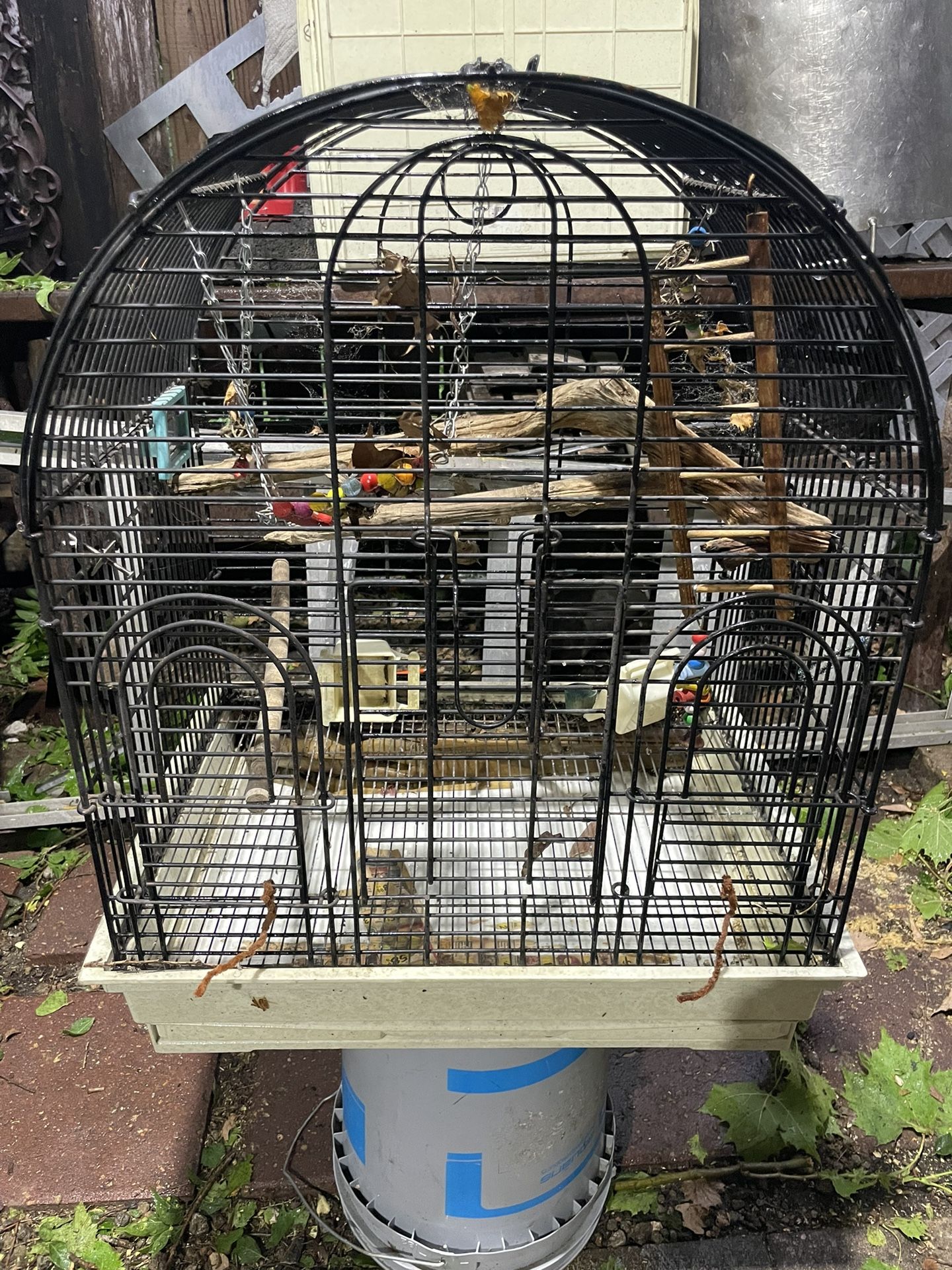 Bird Cage (w22,5’ x L17 x H28.5’) 