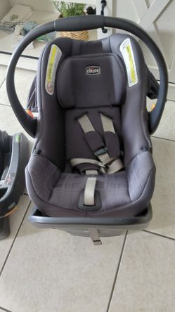 Like New Chicco Infant Car Seat 