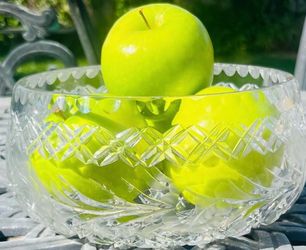 Crystal Fruit Bowl Centerpiece Clear Cut Glass Starburst Heavy 7”