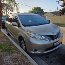 2011 Toyota Sienna