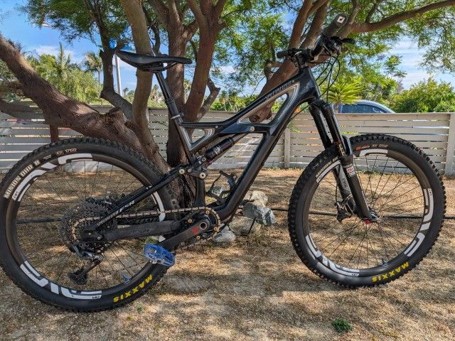 Specialized Enduro Expert Carbon w/ upgrades - S/M - 26 in