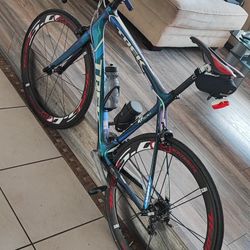 Trek Madone 4.5 - 58CM - SHIMANO 105 With Dura Ace Crank And Upgraded Wheels