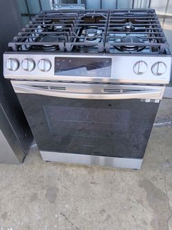 2 yrs old Samsung stainless stainless gas stove and oven