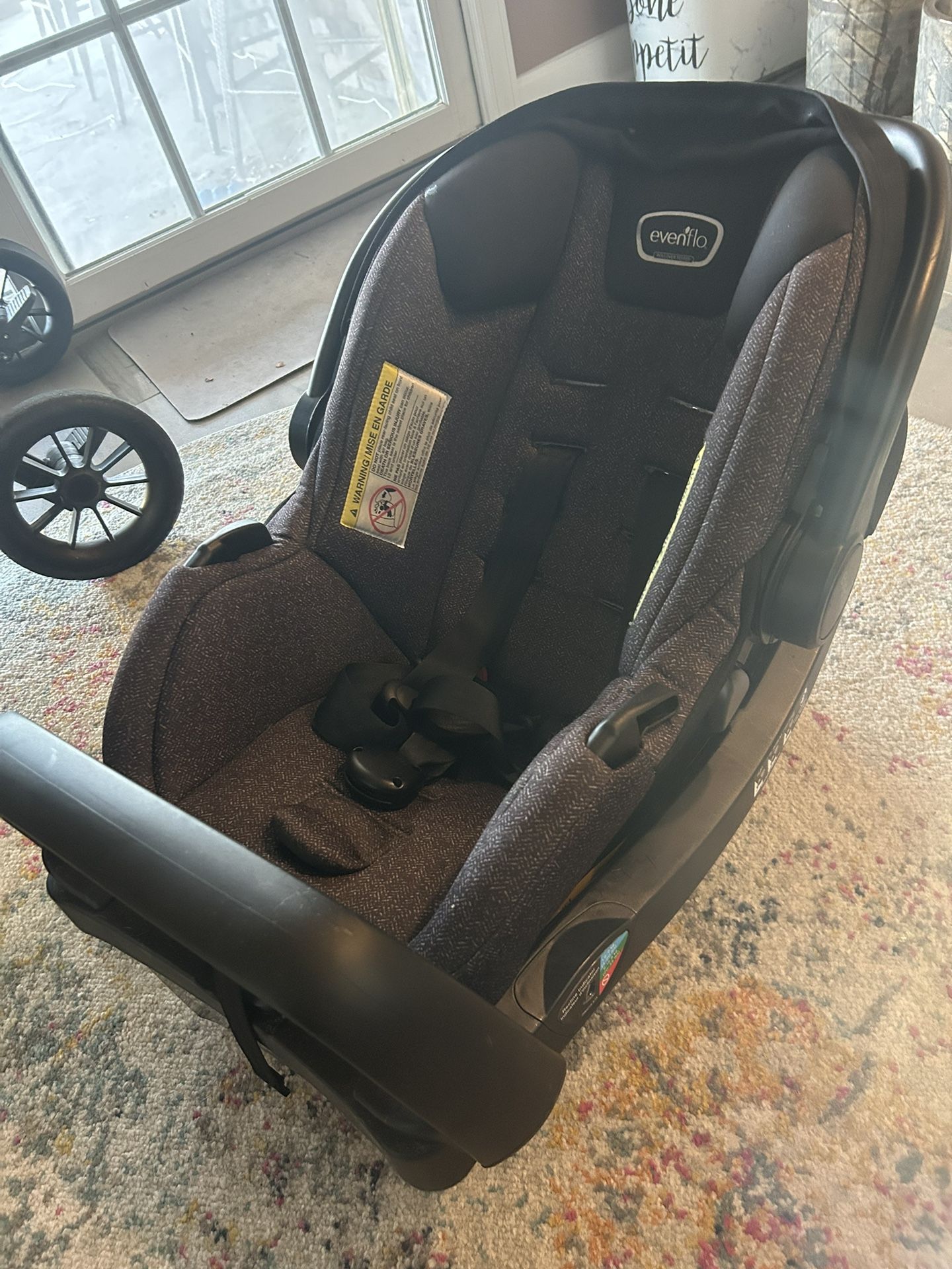 Graco Infant Car Seat Travel System